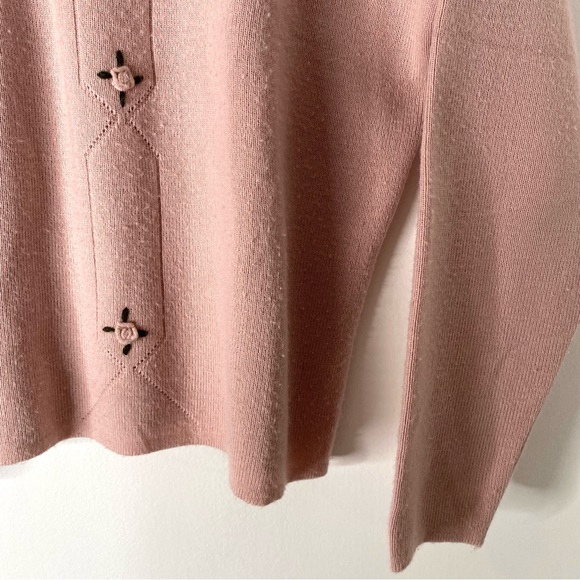 Vintage Knit Embroidered Flower Sweater - Picture 4 of 7